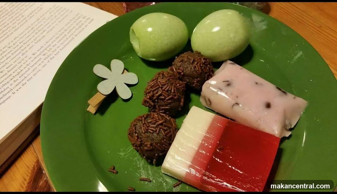 Dessert Plate with Book