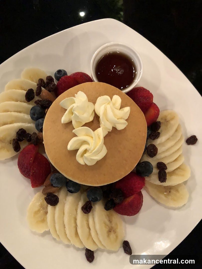 Pancake with Fruit and Cream