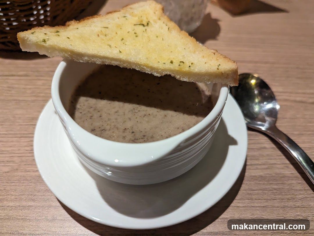 Mushroom Soup with Garlic Bread