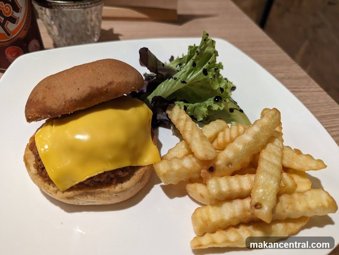 Cheeseburger with Fries