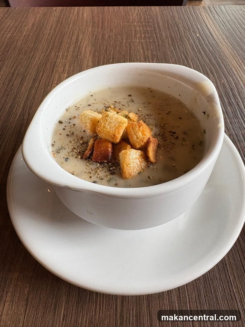 Creamy Mushroom Soup with Croutons