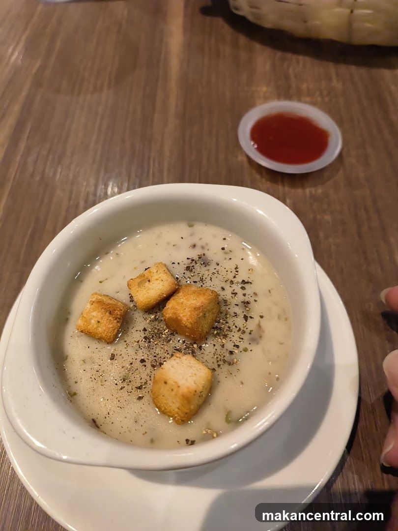Creamy Mushroom Soup with Croutons