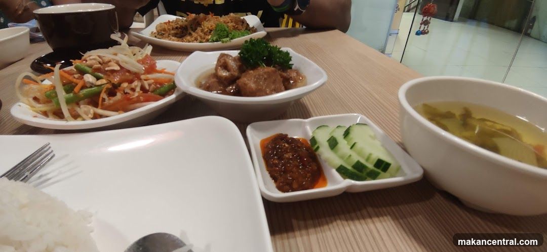 Yanant Thit Restaurant