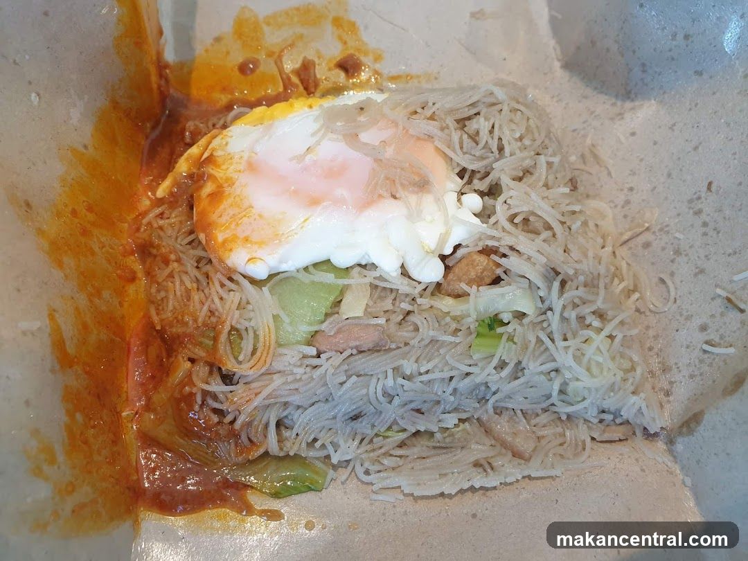 Noodles with Fried Egg and Sauce