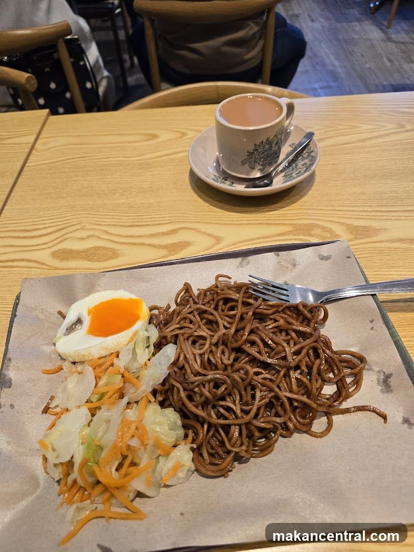 Noodles with Egg and Salad