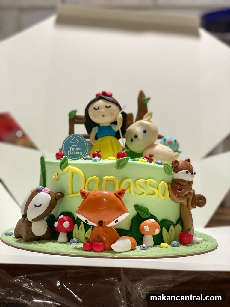 Snow White Themed Cake