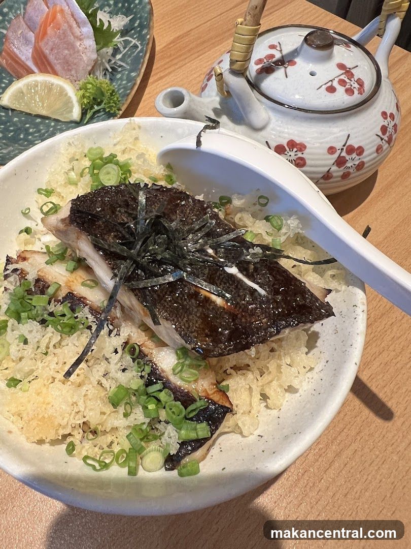 Fish Donburi with Sashimi and Tea