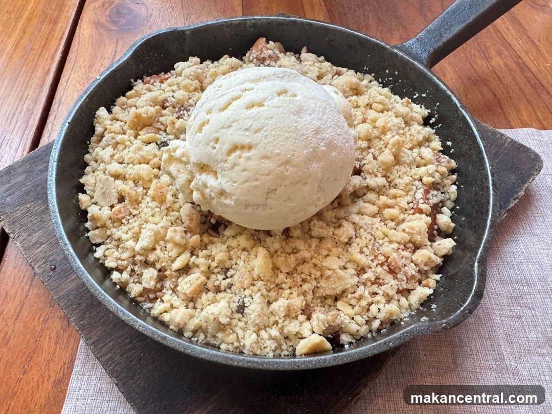 Apple Crumble with Ice Cream