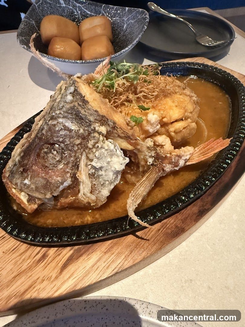 Fried Fish with Mantou Buns