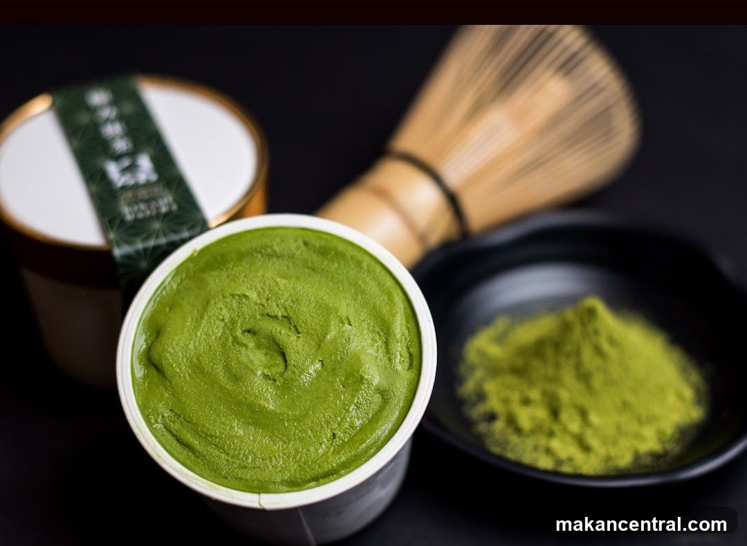 Matcha Ice Cream and Powder