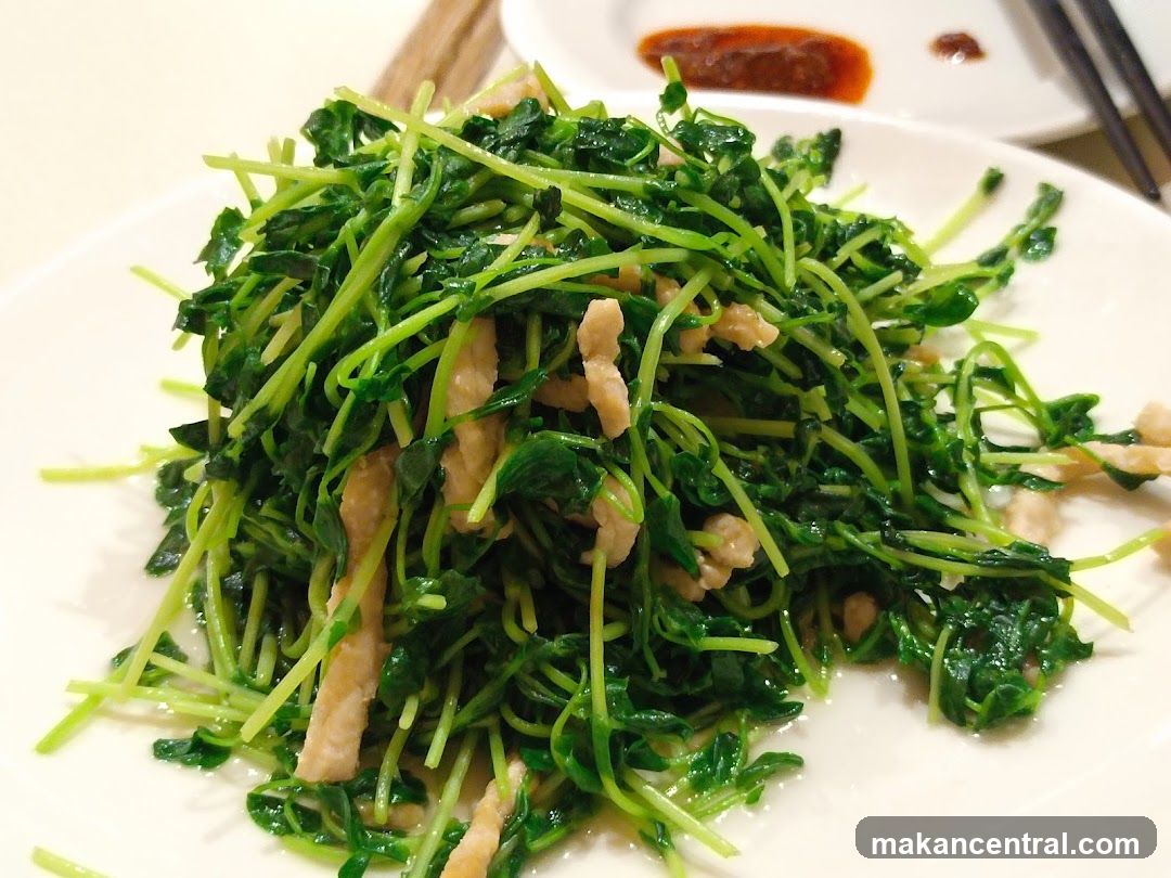 Stir-fried Pea Shoots with Meat
