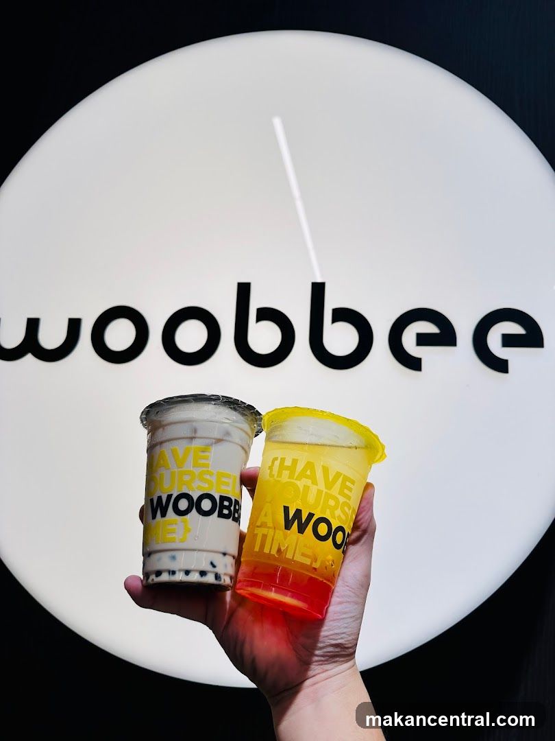 Two drinks with Woobbee logo
