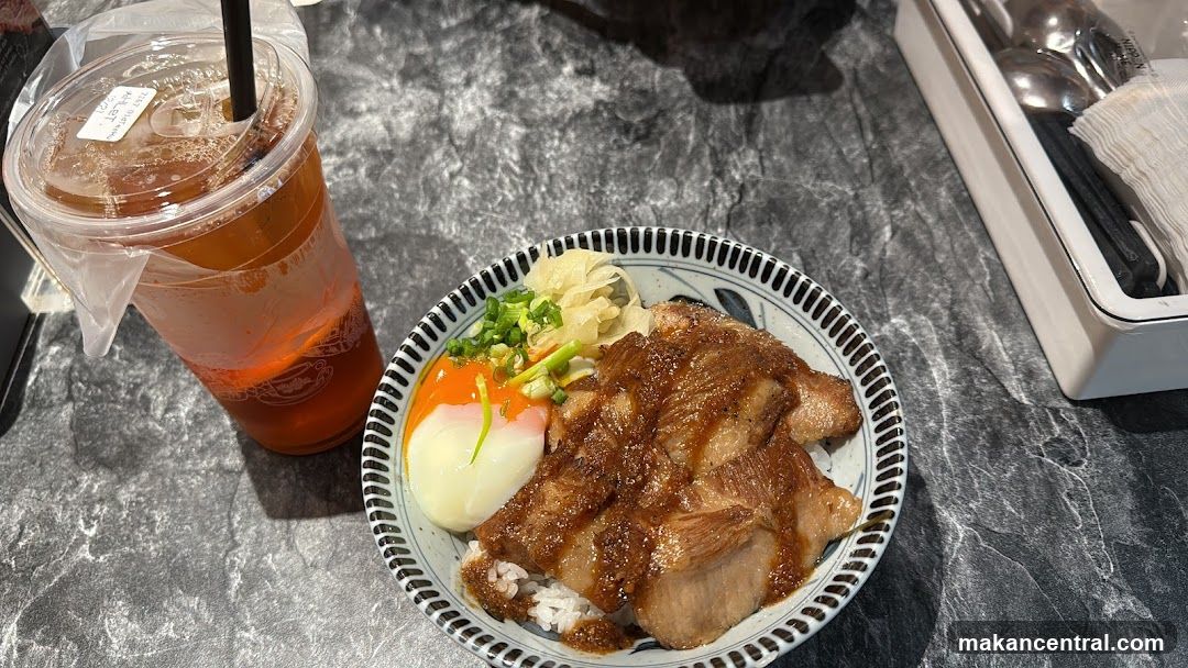 Pork Belly Rice Bowl with Tea