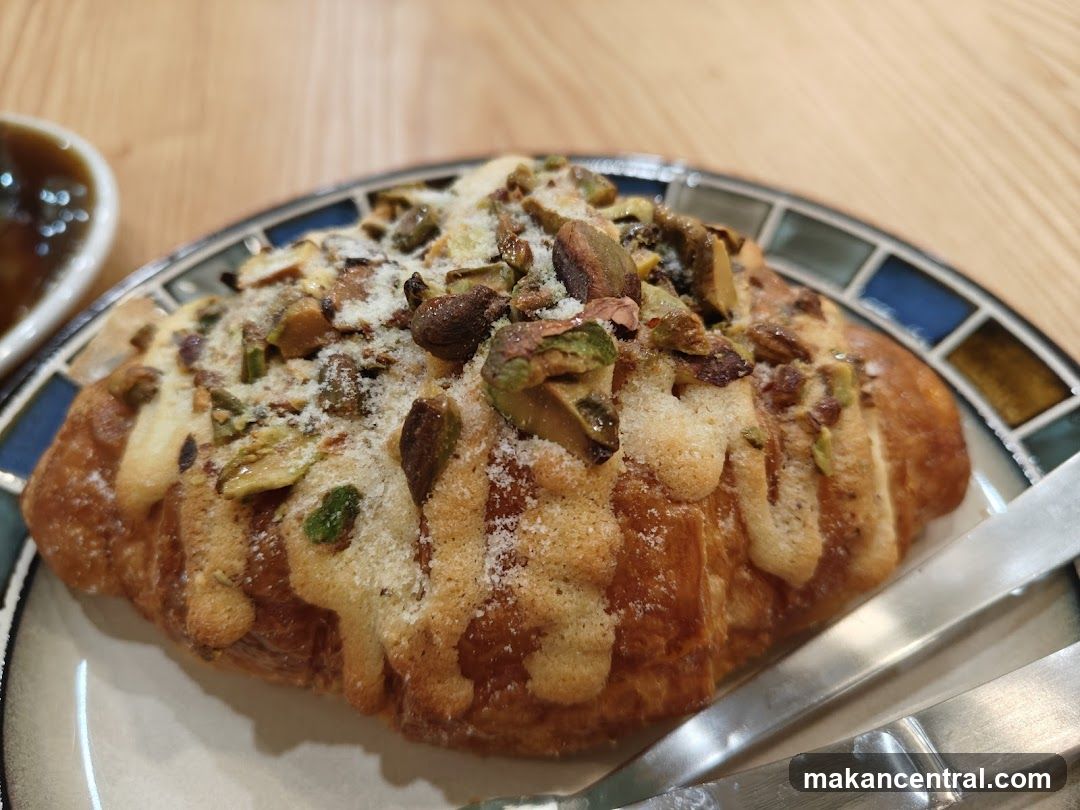 Pistachio Croissant