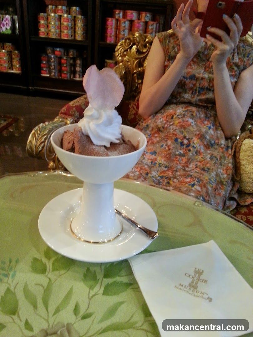 Dessert and Napkin