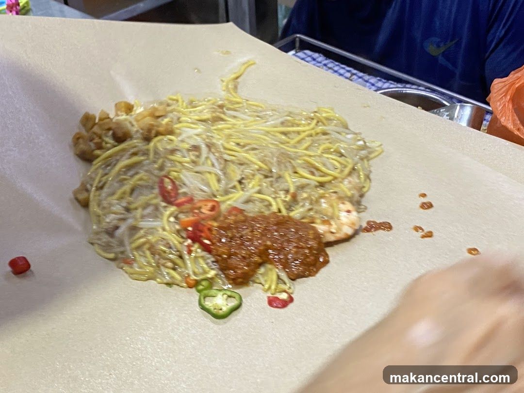 Noodles with Chili and Sauce