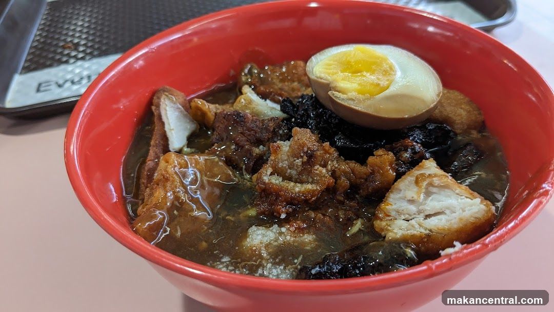 Braised Pork Belly with Egg and Tofu