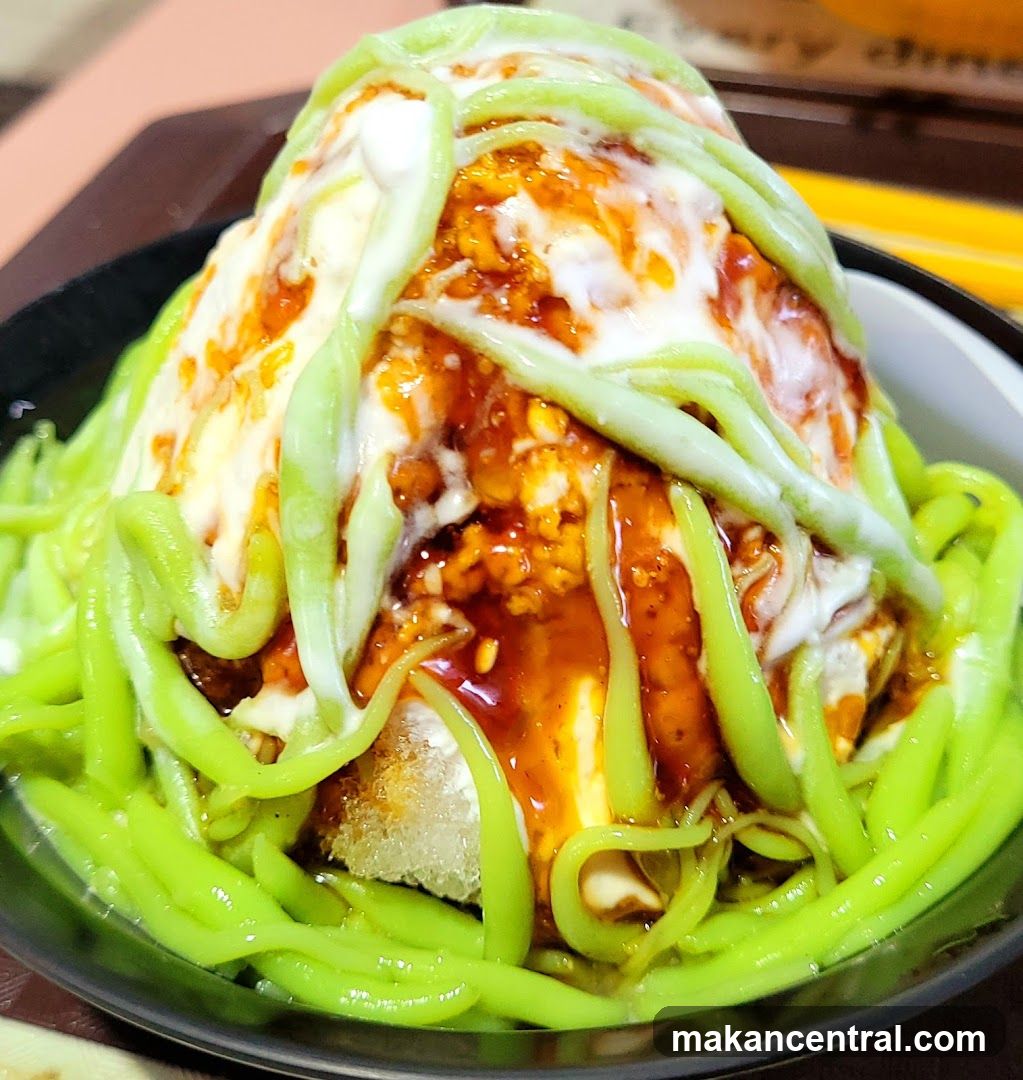Dessert with Green Noodles and Sauce