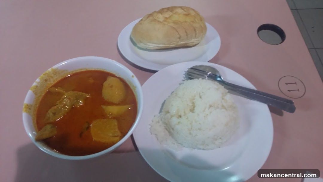 Curry with Rice and Bread