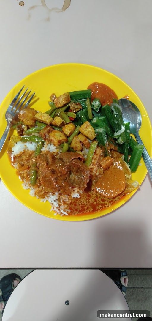 Curry Rice with Vegetables and Tofu