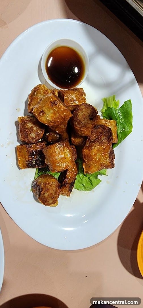 Fried Rolls with Dipping Sauce