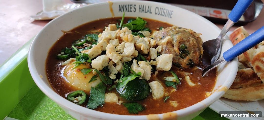 Annie's Halal Cuisine Bowl