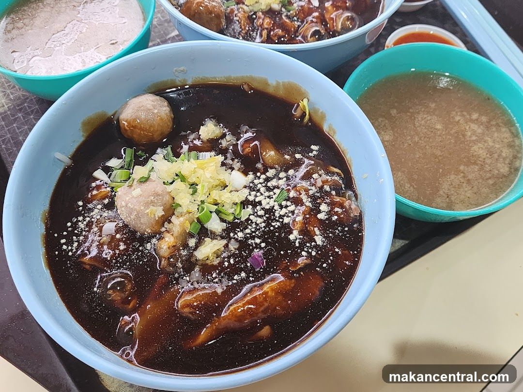 Noodles with Meatballs and Gravy