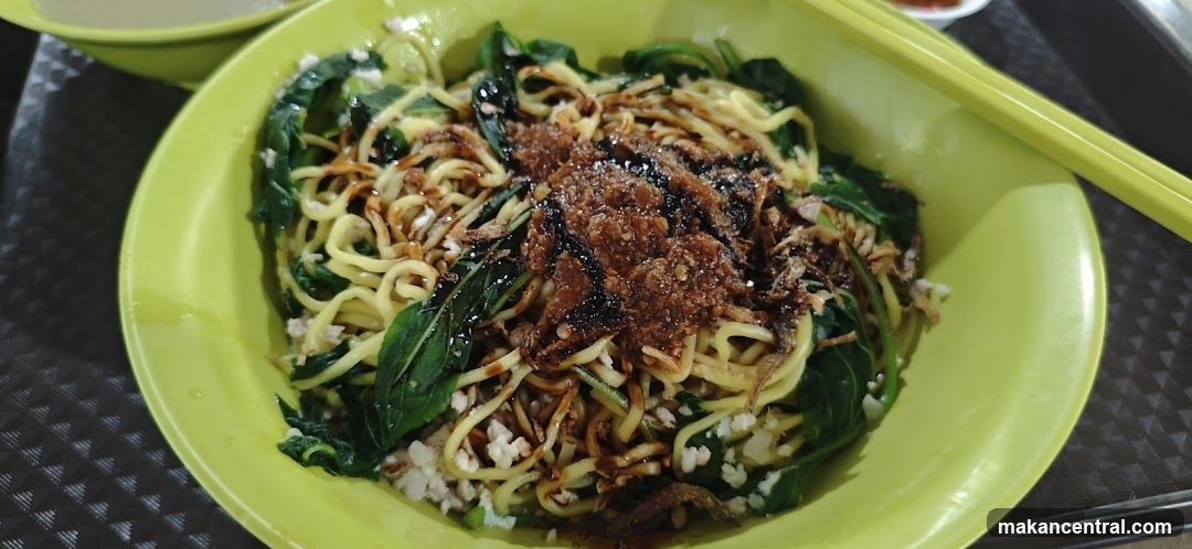 Noodles with Greens and Toppings