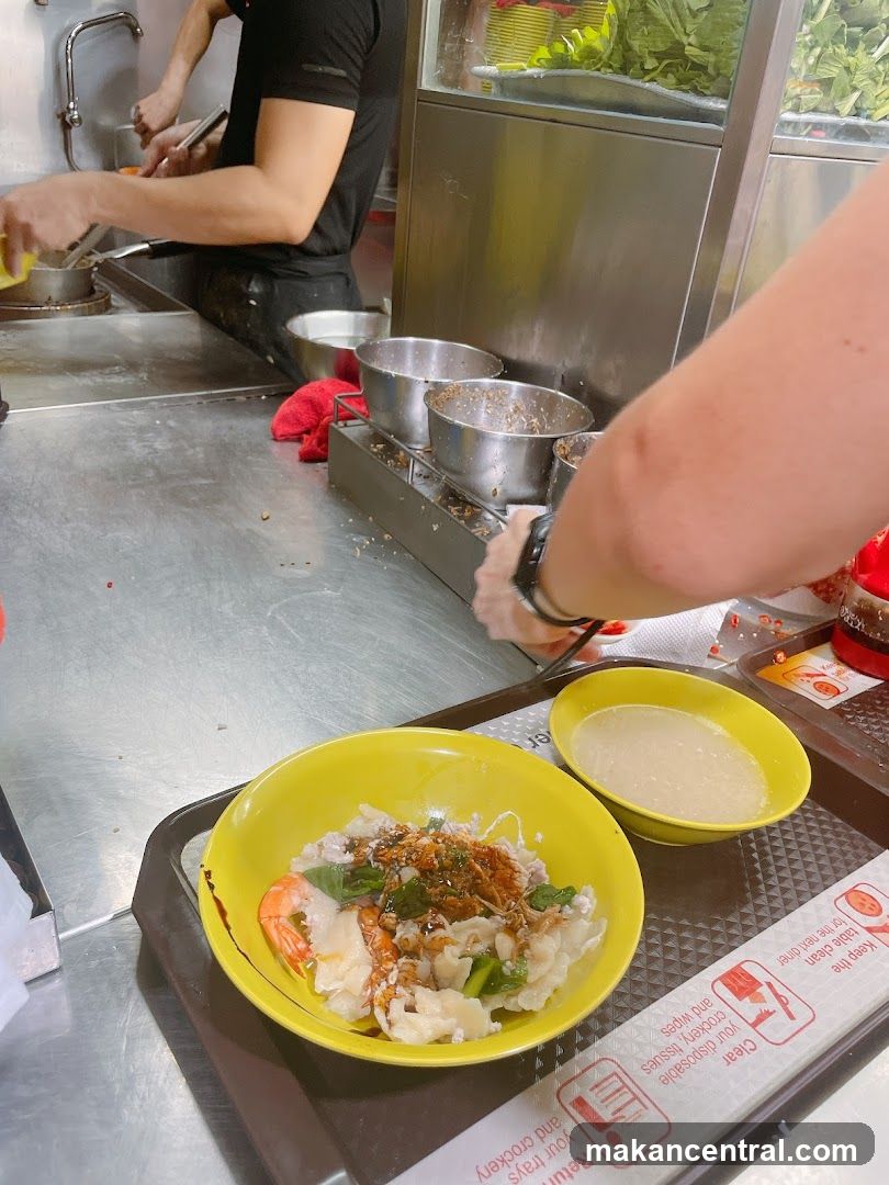 Noodle Dish with Shrimp and Soup