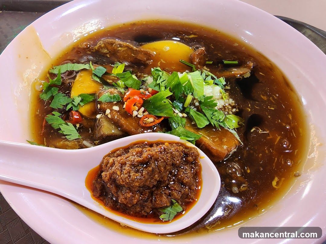 Braised Dish with Chili and Herbs