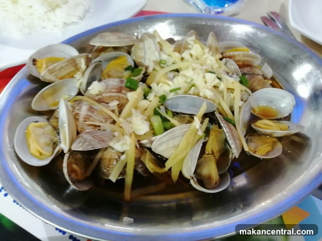 Steamed Clams with Ginger and Garlic