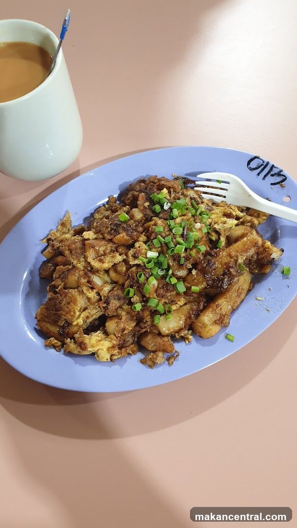 Fried Carrot Cake with Drink
