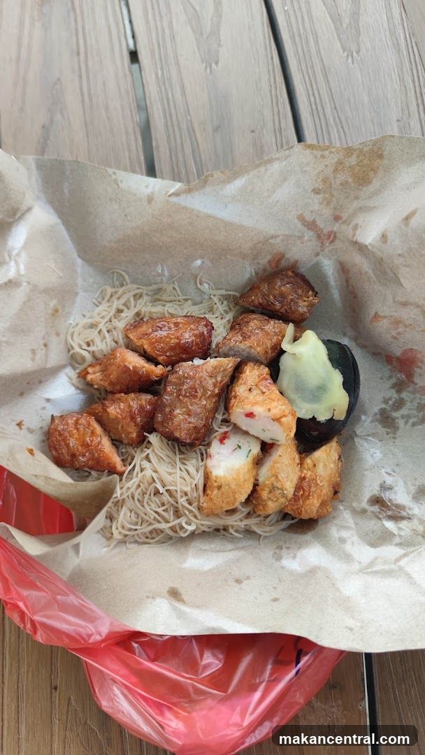 Fried Snacks with Noodles