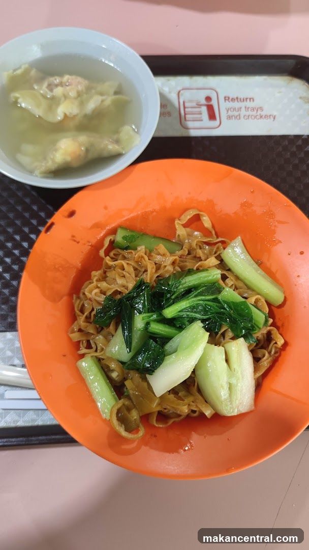 Noodles with Vegetables and Soup