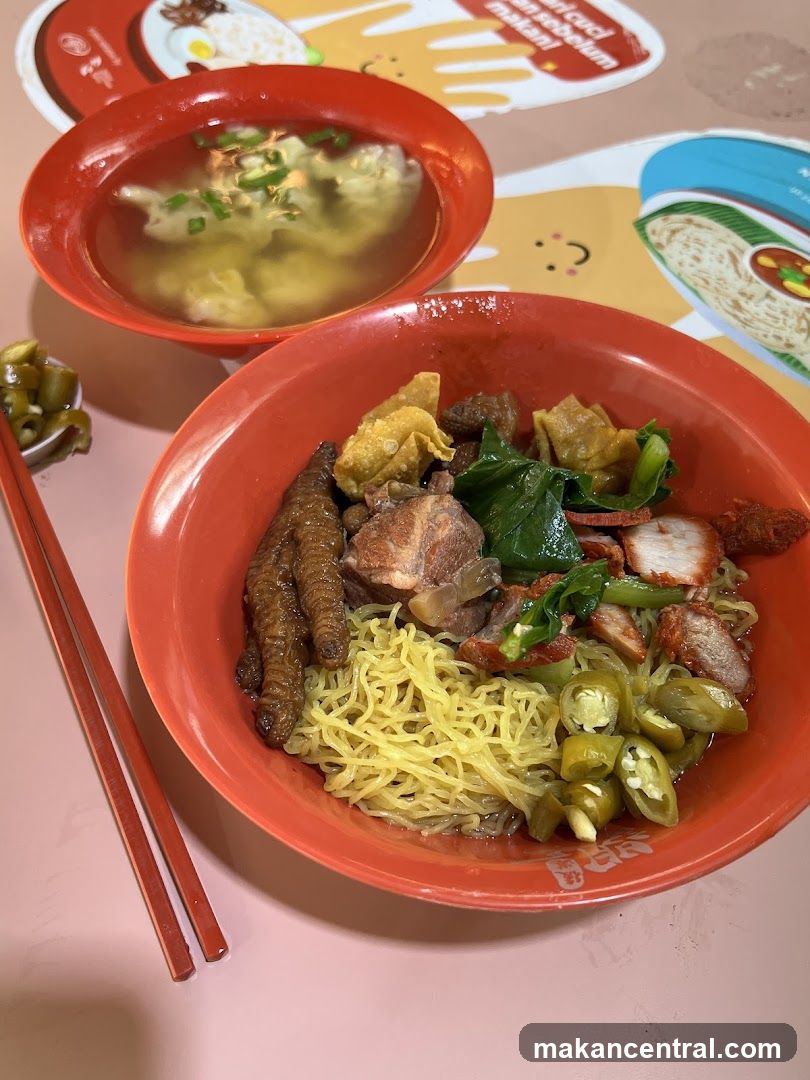 Noodles with Chicken Feet and Wonton Soup
