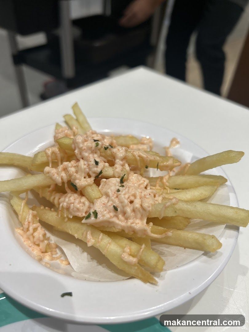 Fries with sauce