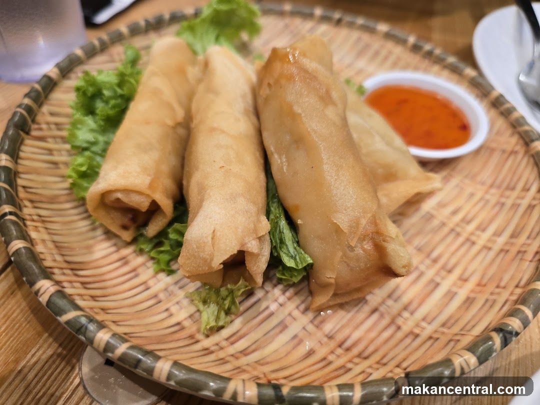 Spring Rolls with Dipping Sauce