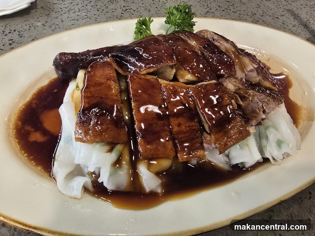 Roast Duck with Rice Rolls