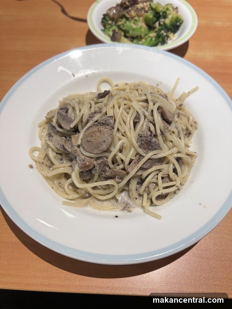 Mushroom Pasta and Broccoli Side Dish