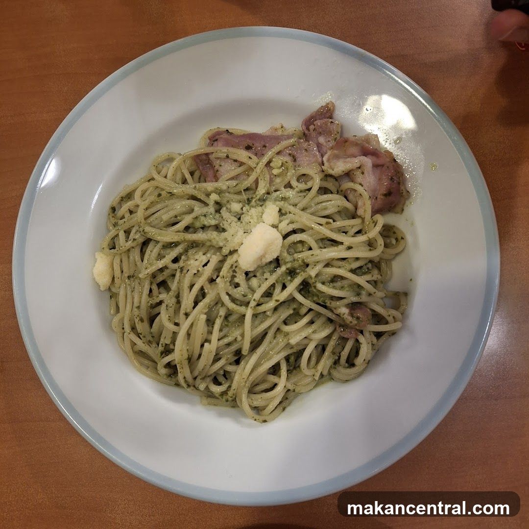 Spaghetti with Pesto and Bacon