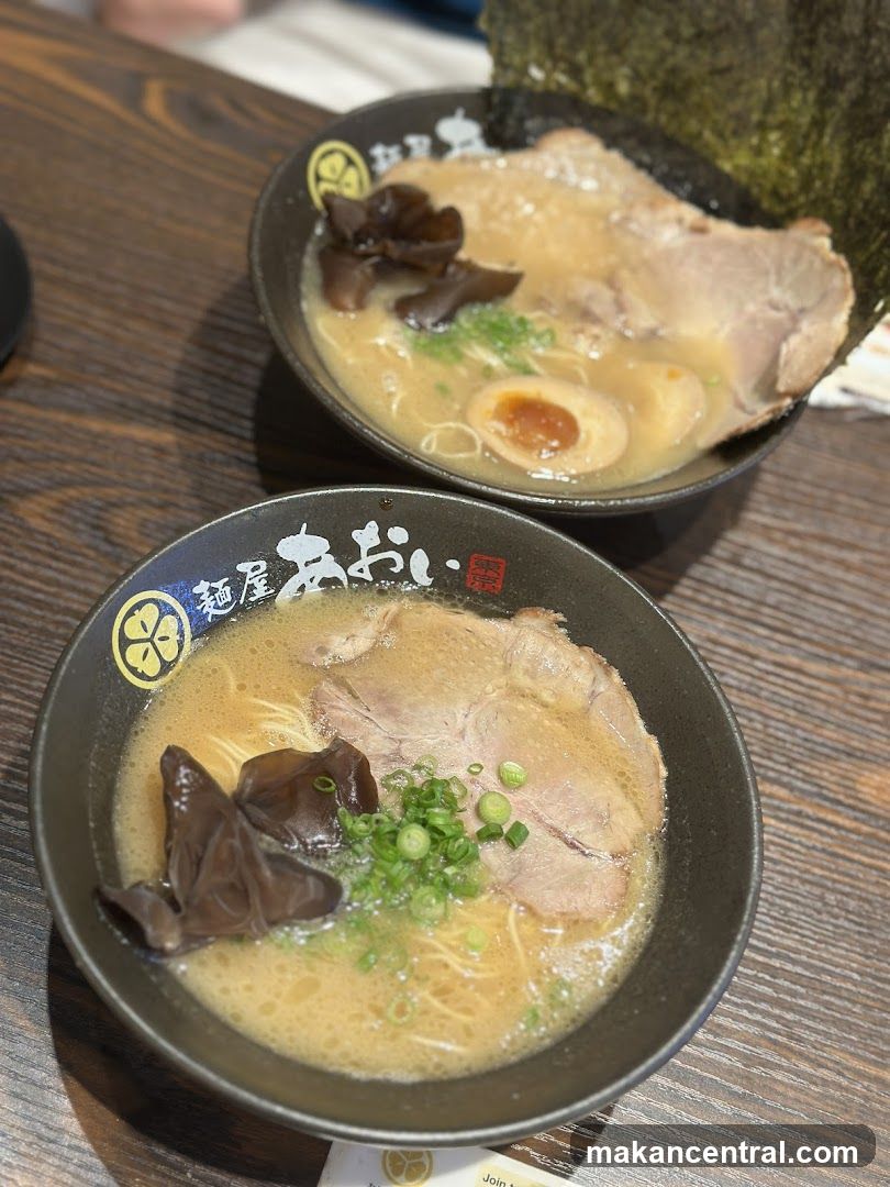 Two bowls of ramen