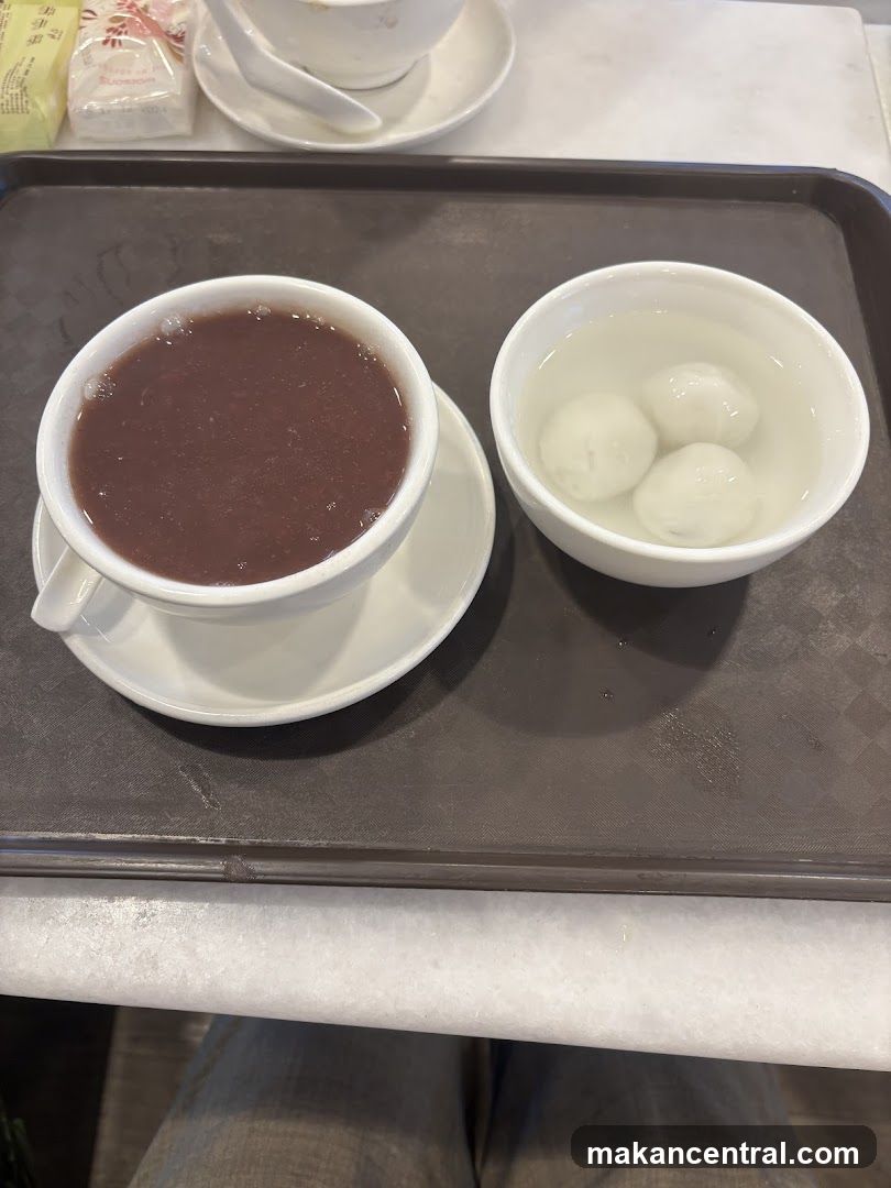 Red Bean Soup with Glutinous Rice Balls