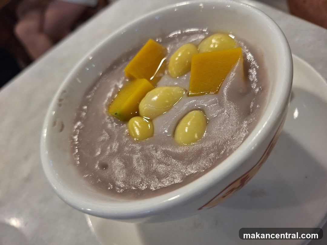 Taro dessert with pumpkin and ginkgo nuts