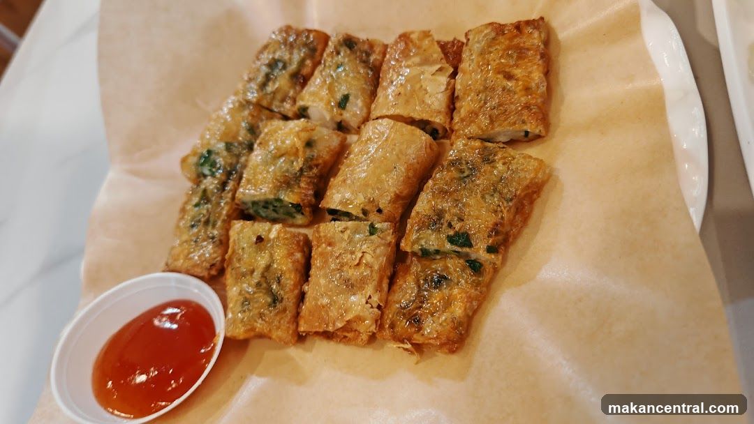 Fried Rolls with Dipping Sauce