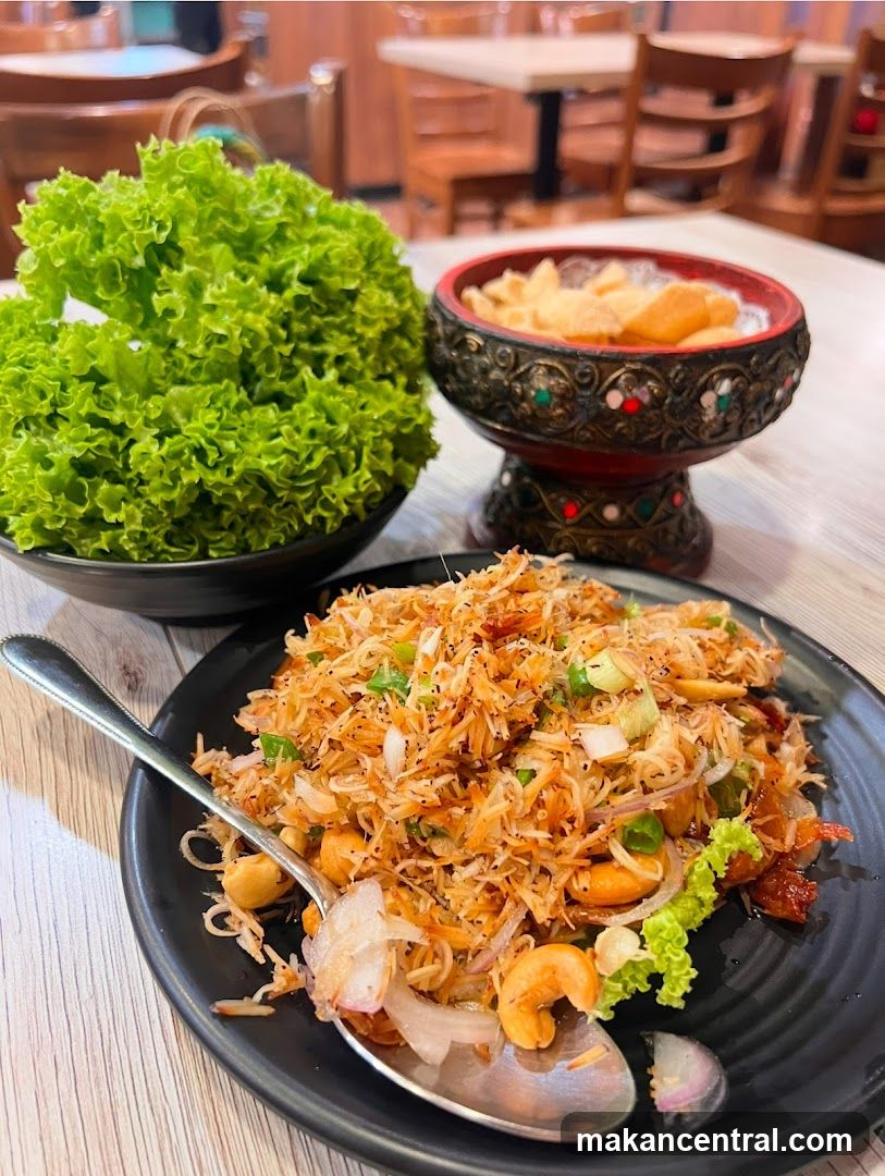 Salad with Lettuce and Crispy Snacks
