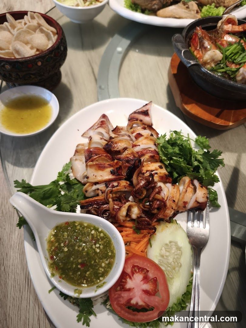 Grilled Squid with Dipping Sauce
