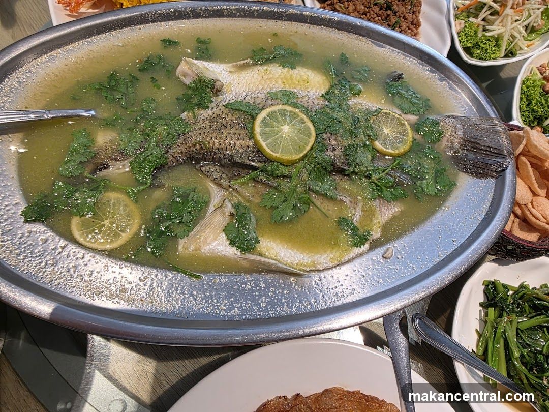 Steamed Fish with Lime and Cilantro