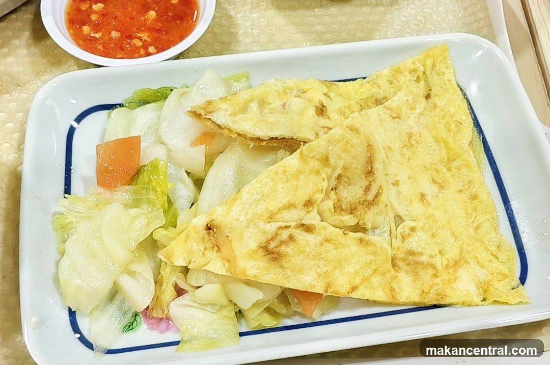 Omelet with Vegetables and Chili Sauce