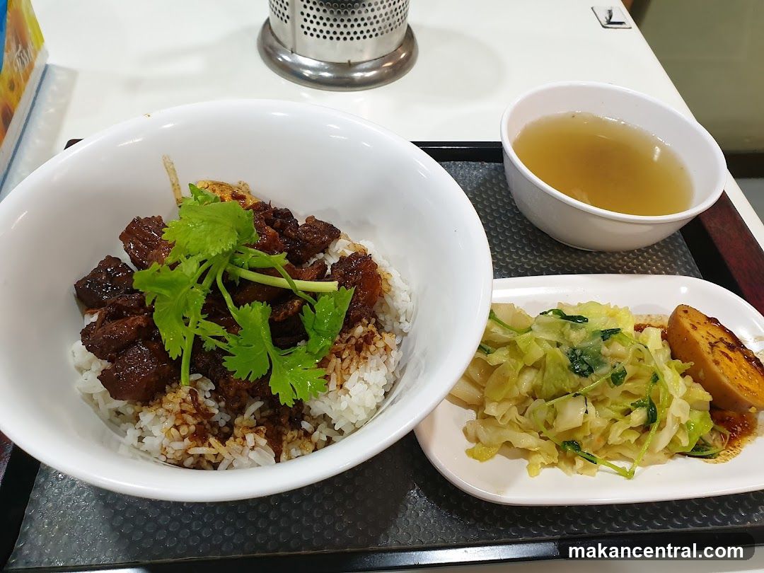Braised Pork Rice with Side Dishes