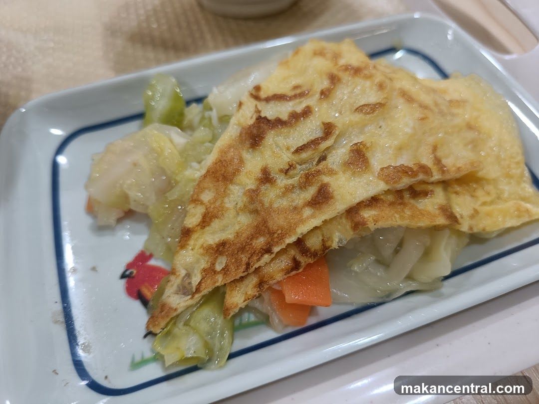 Omelet with Cabbage and Carrots